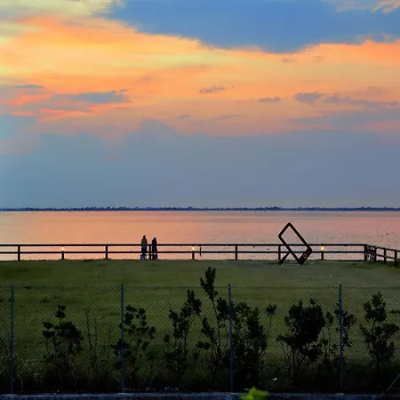 Enchanting In A Quiet Area *